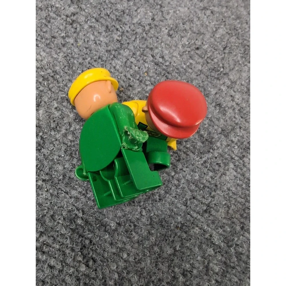 (2) Lego DUPLO Replacement Zoo Employee Figures Green & Yellow 4555‎